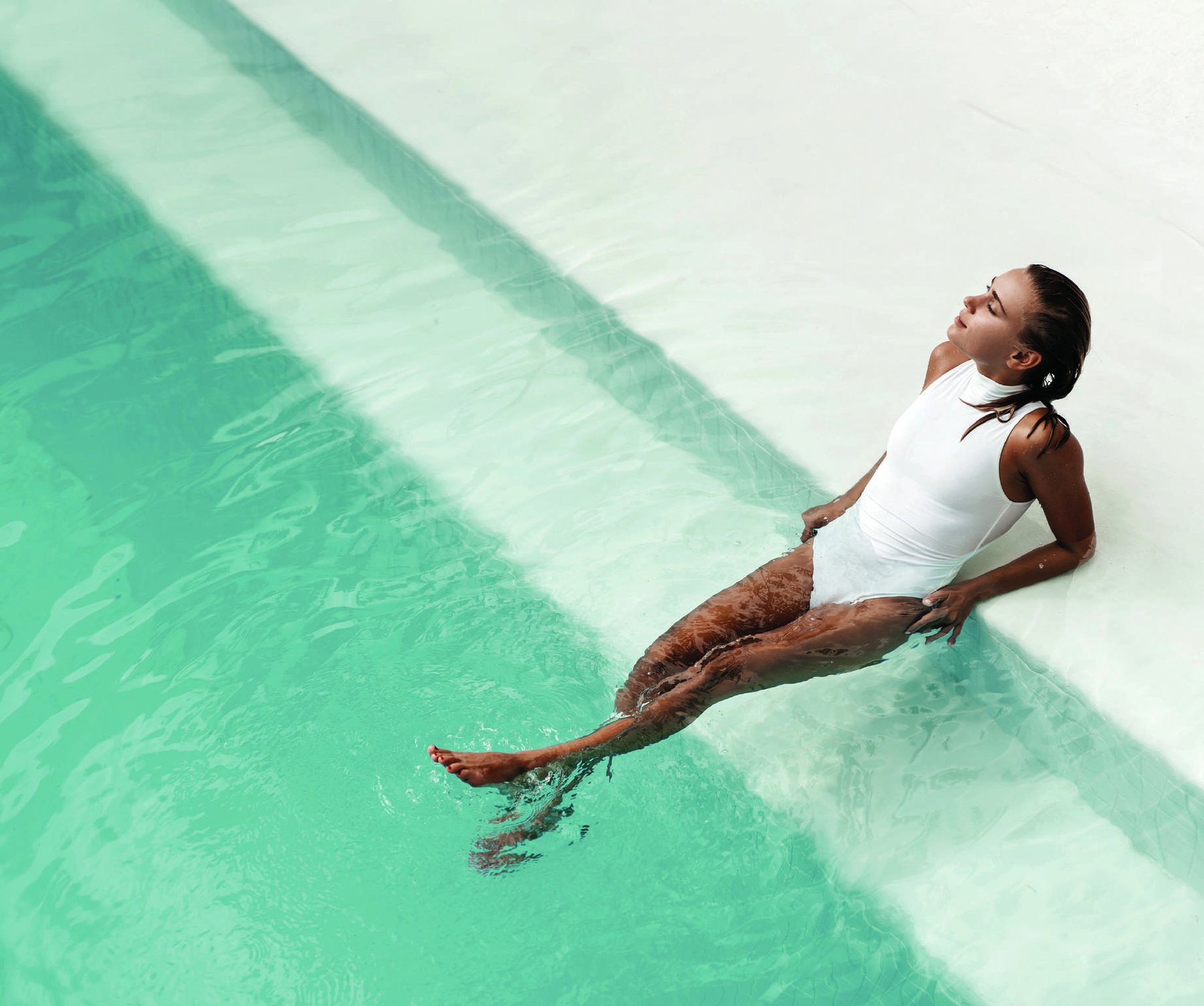 Pool lifestyle (mood image)